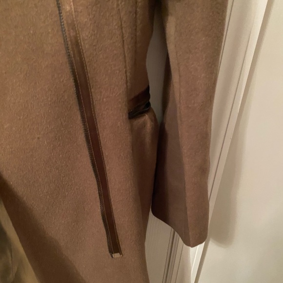 Beautiful BCBG Coat NWOT - Picture 4 of 7